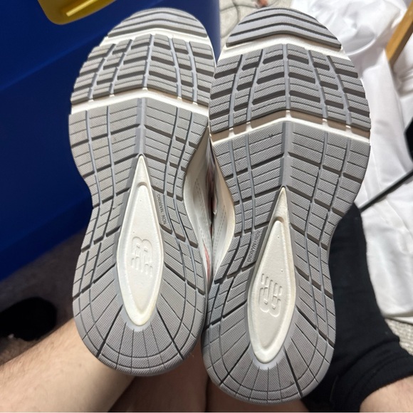 Size 7.5  New Balance 608v5 women’s training shoes White Pink - Picture 3 of 6